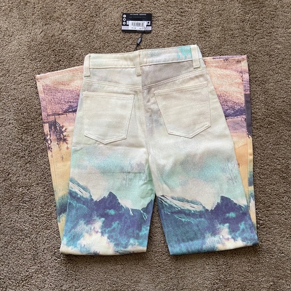 Landscape Print Boyfriend Fit Jeans - Picture 5 of 5